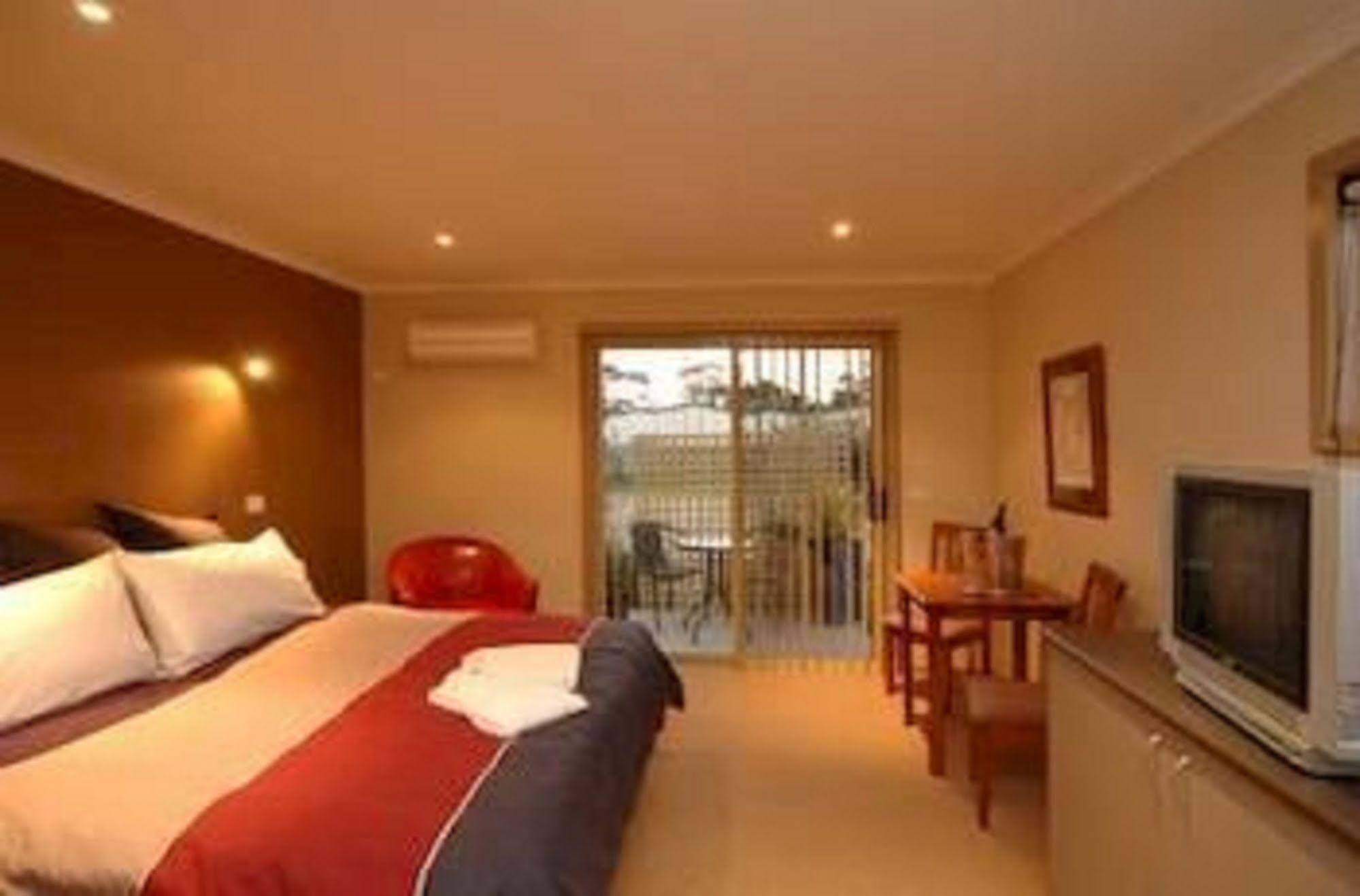Motel Strahan Εξωτερικό φωτογραφία